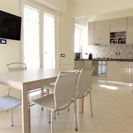 Pietra Home, Posto Auto, Ac ,wifi, 150mt Dal Mare 皮特拉利古