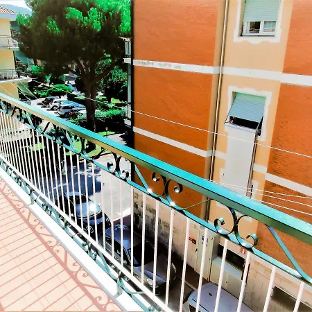 דירה Pietra Home, Posto Auto, Ac ,wifi, 150mt Dal Mare פייטרה ליגורה