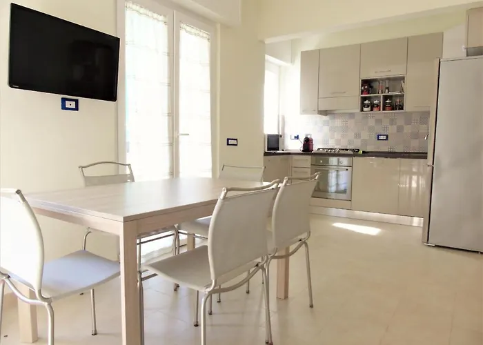 Pietra Home, Posto Auto, Ac ,wifi, 150mt Dal Mare Pietra Ligure